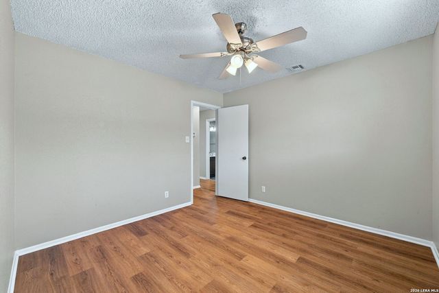 5402 Lake Grove Dr, San Antonio, TX 78244