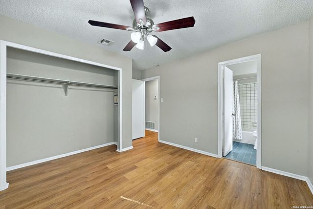 5402 Lake Grove Dr, San Antonio, TX 78244