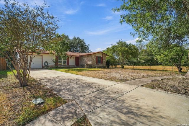 5402 Lake Grove Dr, San Antonio, TX 78244
