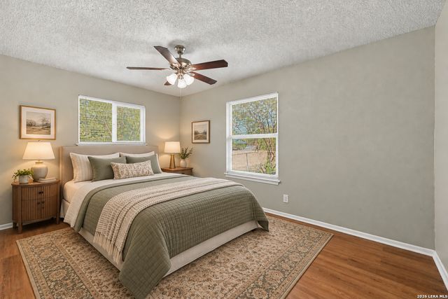 5402 Lake Grove Dr, San Antonio, TX 78244