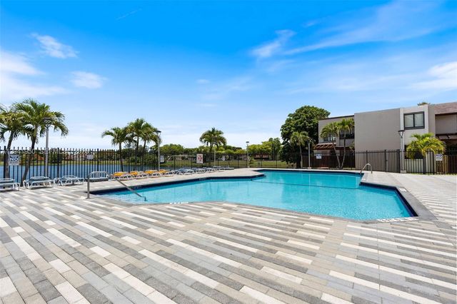 10288 NW 9th St Cir 501, Miami, FL 33172