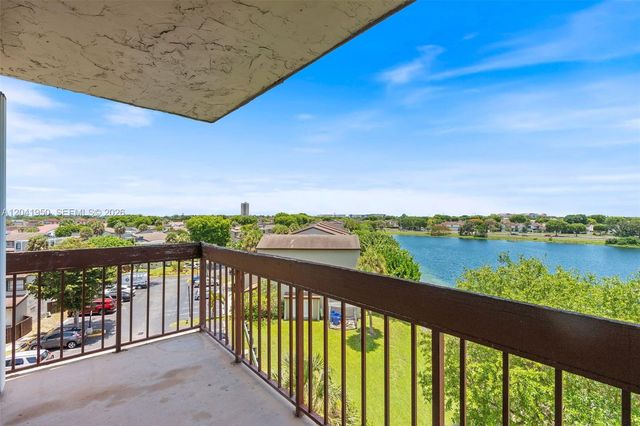 10288 NW 9th St Cir 501, Miami, FL 33172