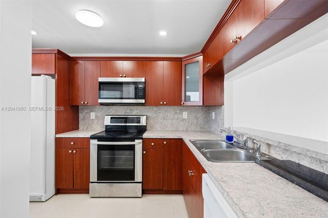 10288 NW 9th St Cir 501, Miami, FL 33172