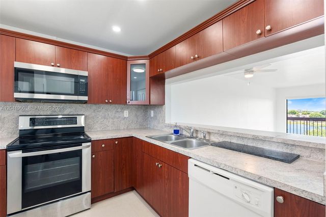 10288 NW 9th St Cir 501, Miami, FL 33172