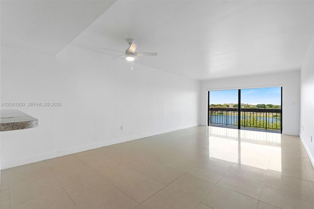 10288 NW 9th St Cir 501, Miami, FL 33172