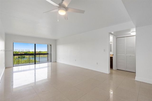 10288 NW 9th St Cir 501, Miami, FL 33172