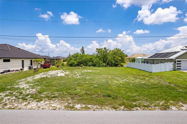 623 NE 7TH Terrace, Cape Coral, FL 33909