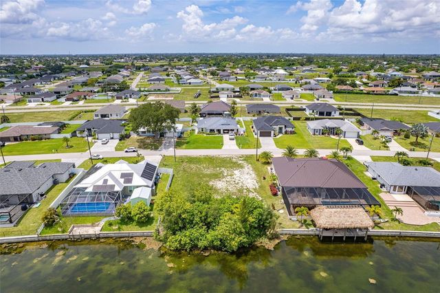 623 NE 7TH Terrace, Cape Coral, FL 33909