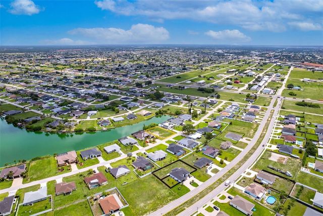 623 NE 7TH Terrace, Cape Coral, FL 33909