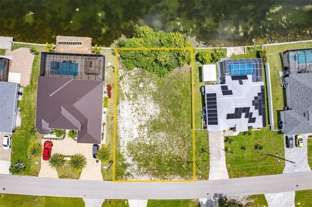 623 NE 7TH Terrace, Cape Coral, FL 33909