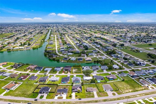 623 NE 7TH Terrace, Cape Coral, FL 33909