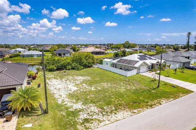 623 NE 7TH Terrace, Cape Coral, FL 33909