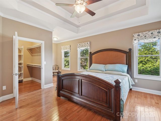 959 Silverglen Way, Hendersonville, NC 28792