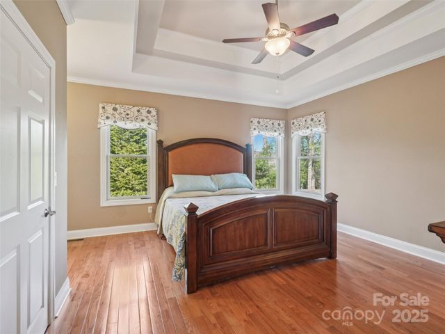 959 Silverglen Way, Hendersonville, NC 28792