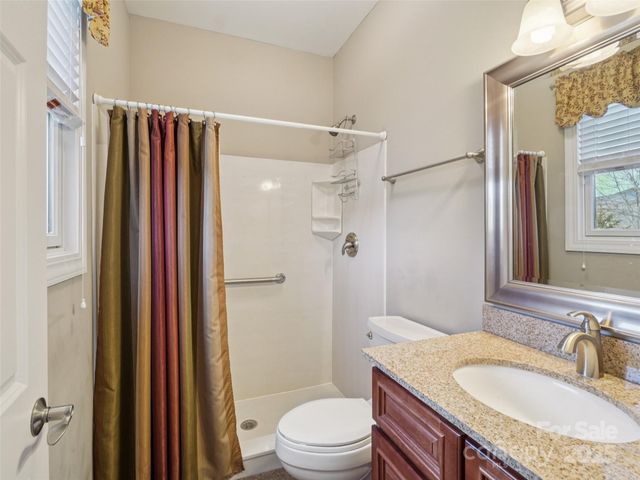 959 Silverglen Way, Hendersonville, NC 28792