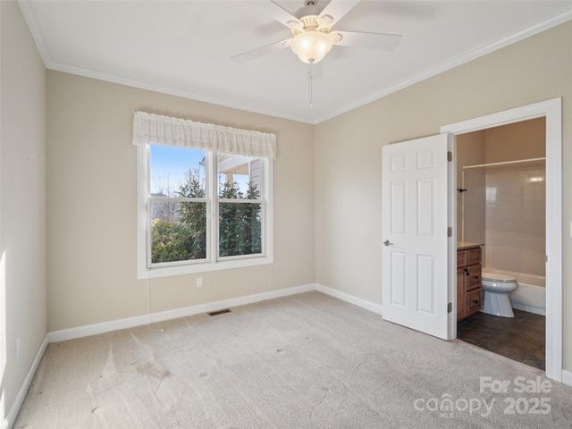 959 Silverglen Way, Hendersonville, NC 28792