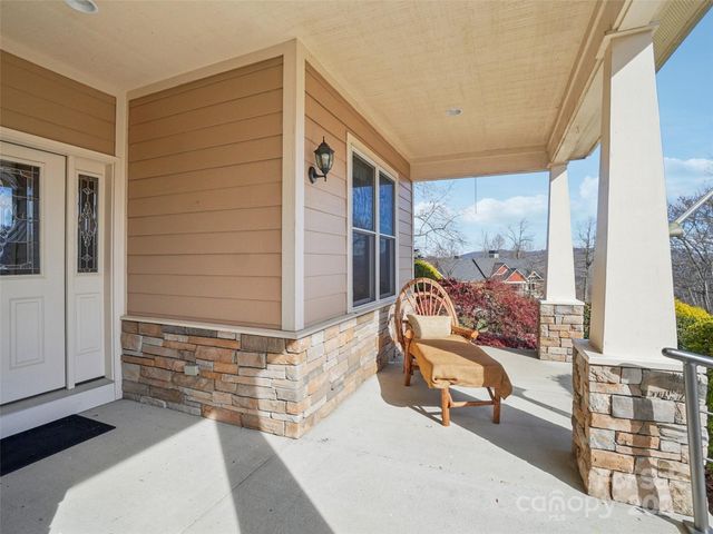 959 Silverglen Way, Hendersonville, NC 28792