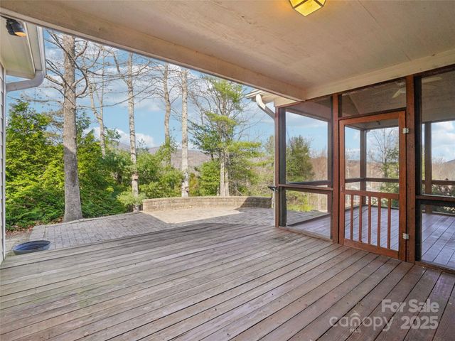 959 Silverglen Way, Hendersonville, NC 28792