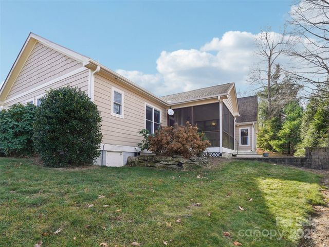 959 Silverglen Way, Hendersonville, NC 28792