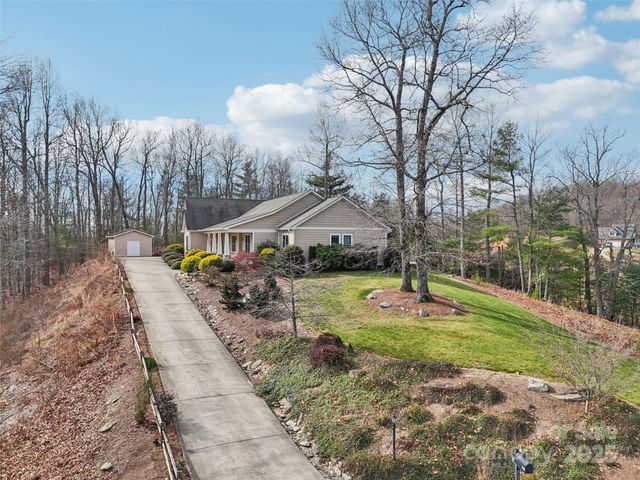 959 Silverglen Way, Hendersonville, NC 28792