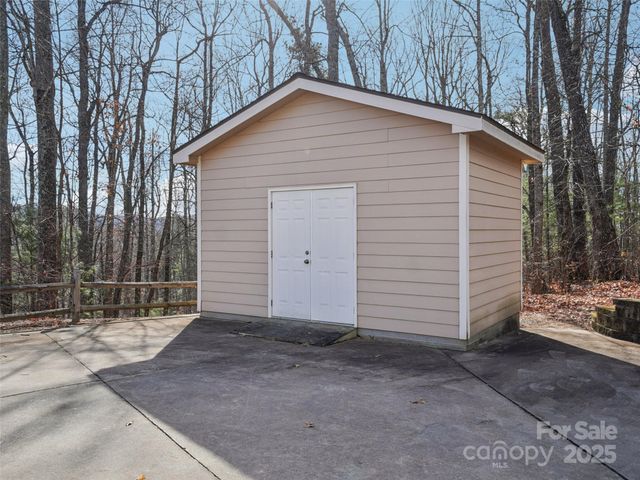 959 Silverglen Way, Hendersonville, NC 28792