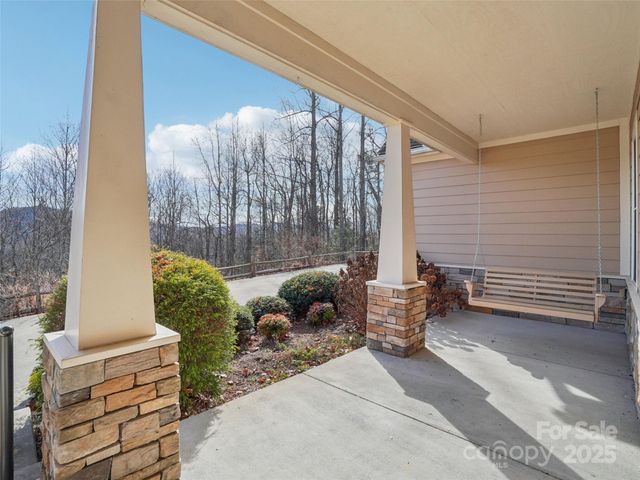 959 Silverglen Way, Hendersonville, NC 28792