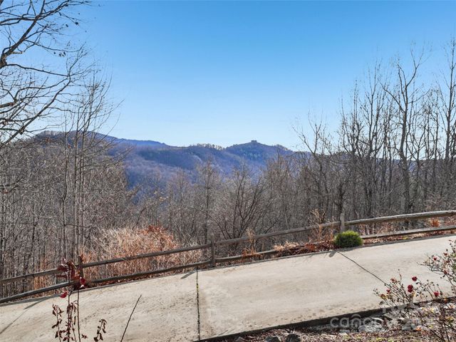 959 Silverglen Way, Hendersonville, NC 28792