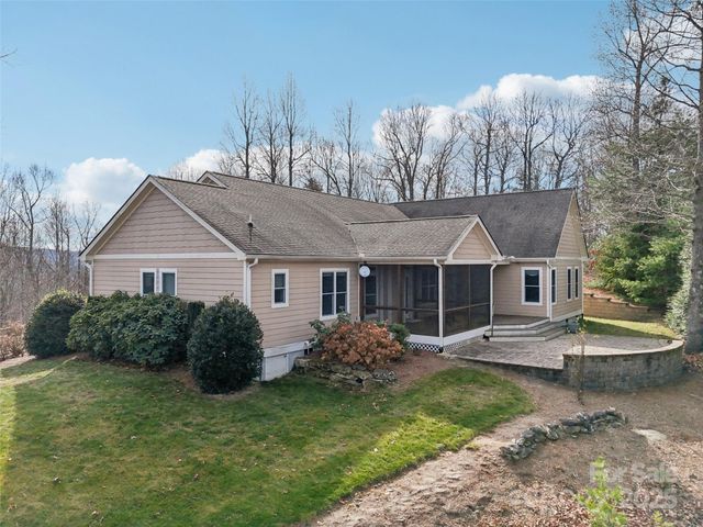 959 Silverglen Way, Hendersonville, NC 28792