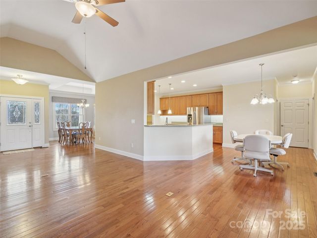 959 Silverglen Way, Hendersonville, NC 28792