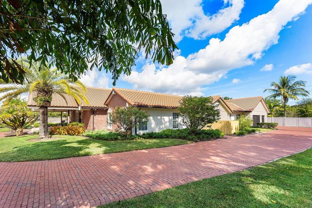 6641 Giralda Circle, Boca Raton, FL 33433