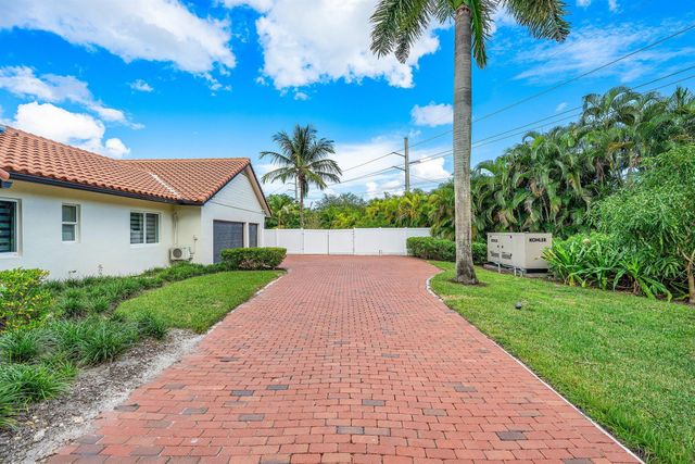 6641 Giralda Circle, Boca Raton, FL 33433