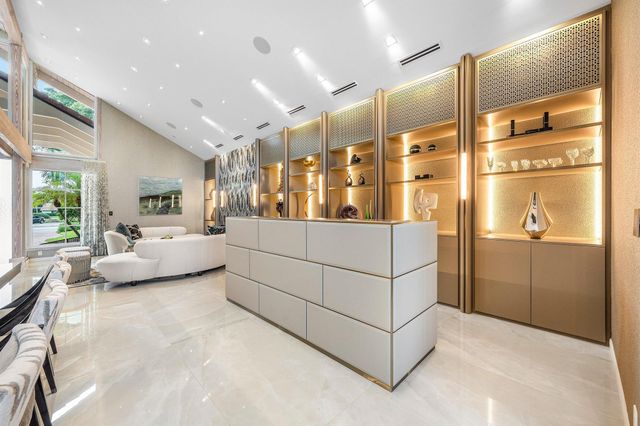 6641 Giralda Circle, Boca Raton, FL 33433