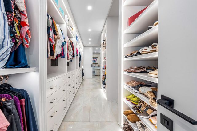 6641 Giralda Circle, Boca Raton, FL 33433