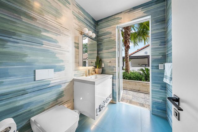 6641 Giralda Circle, Boca Raton, FL 33433