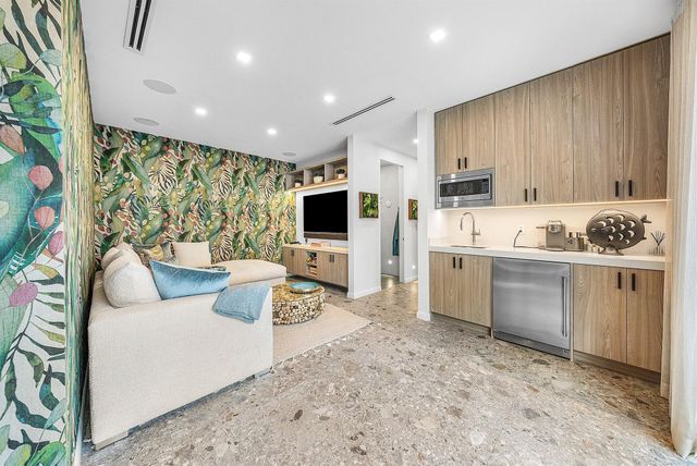 6641 Giralda Circle, Boca Raton, FL 33433