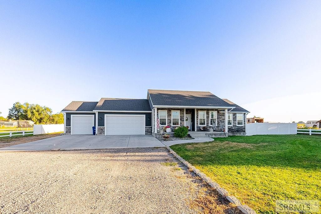 Image 2 of property listing at 407 W 200 N, Blackfoot, ID 83221