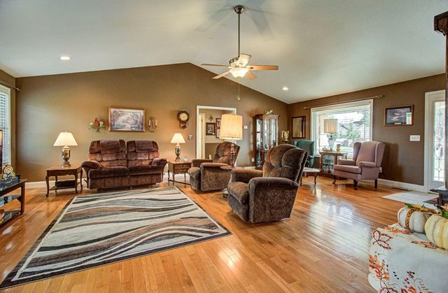 3090 Shaconage Trail, Sevierville, TN 37876