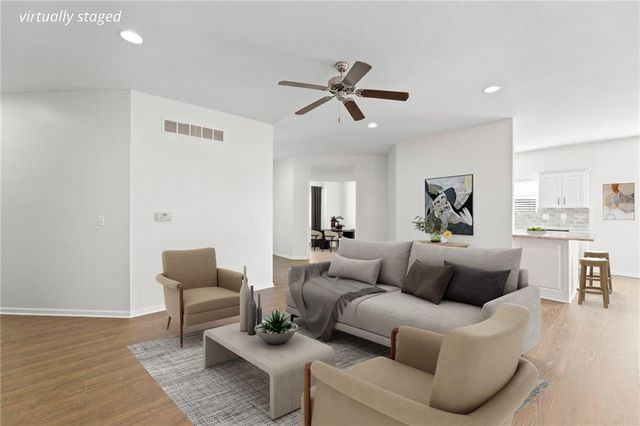 21962 W 116th Terrace, Olathe, KS 66061