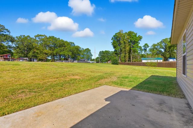 2421 Kenneth Dr., Benton, AR 72015