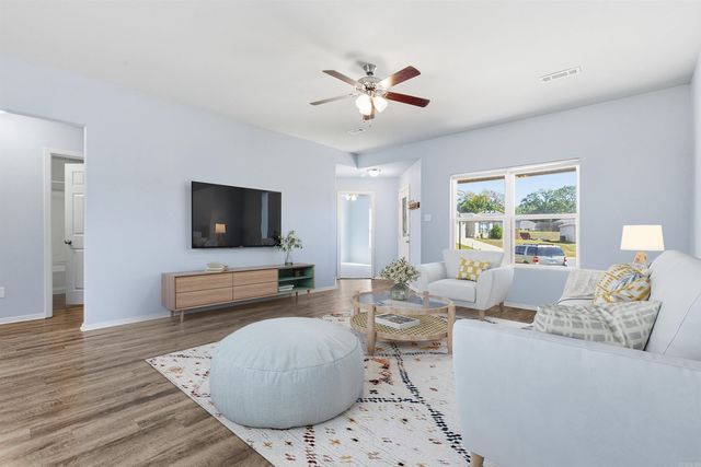 2421 Kenneth Dr., Benton, AR 72015