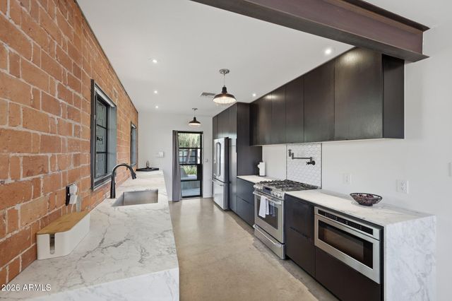 1607 W FLOWER Circle N, Phoenix, AZ 85015