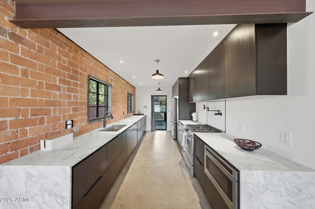 1607 W FLOWER Circle N, Phoenix, AZ 85015