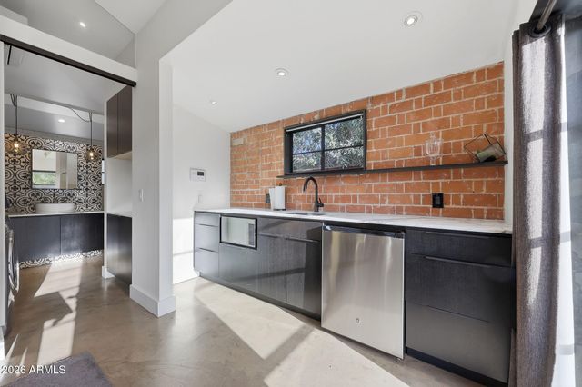 1607 W FLOWER Circle N, Phoenix, AZ 85015