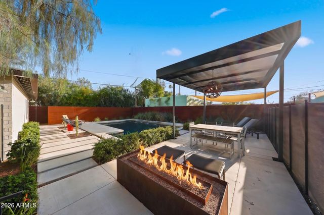1607 W FLOWER Circle N, Phoenix, AZ 85015
