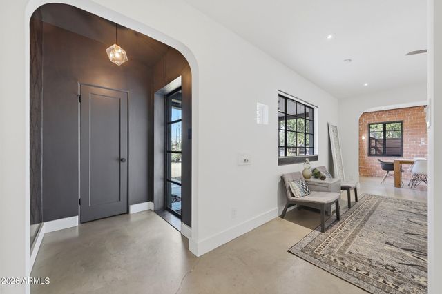 1607 W FLOWER Circle N, Phoenix, AZ 85015