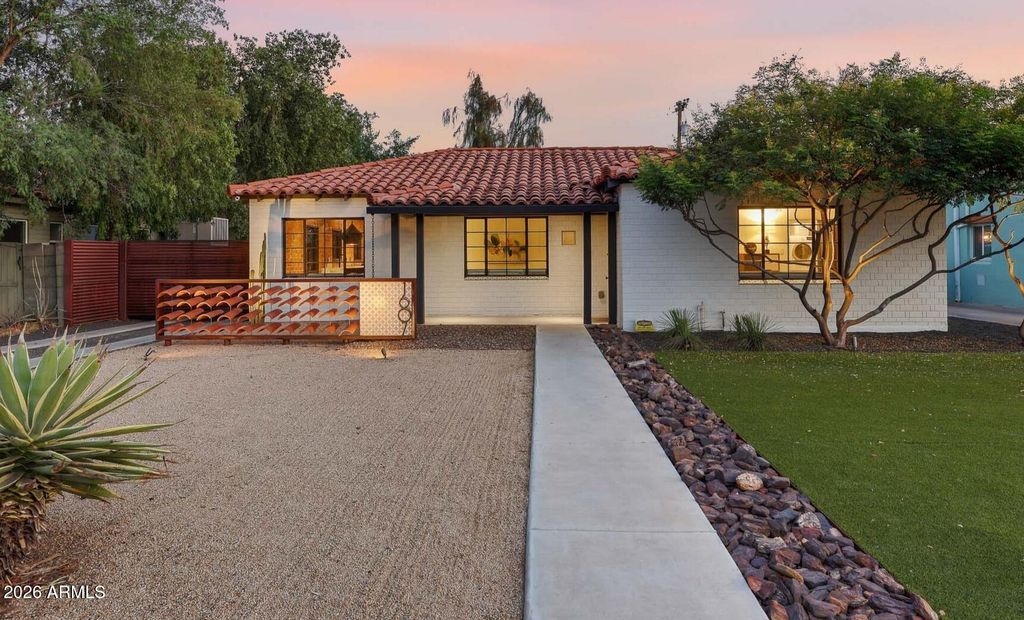 1607 W FLOWER Circle N, Phoenix, AZ 85015