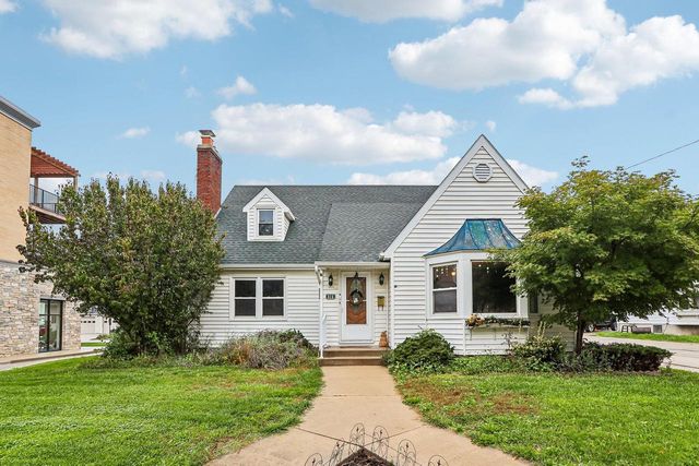 510 E Main STREET, Waterford, WI 53185