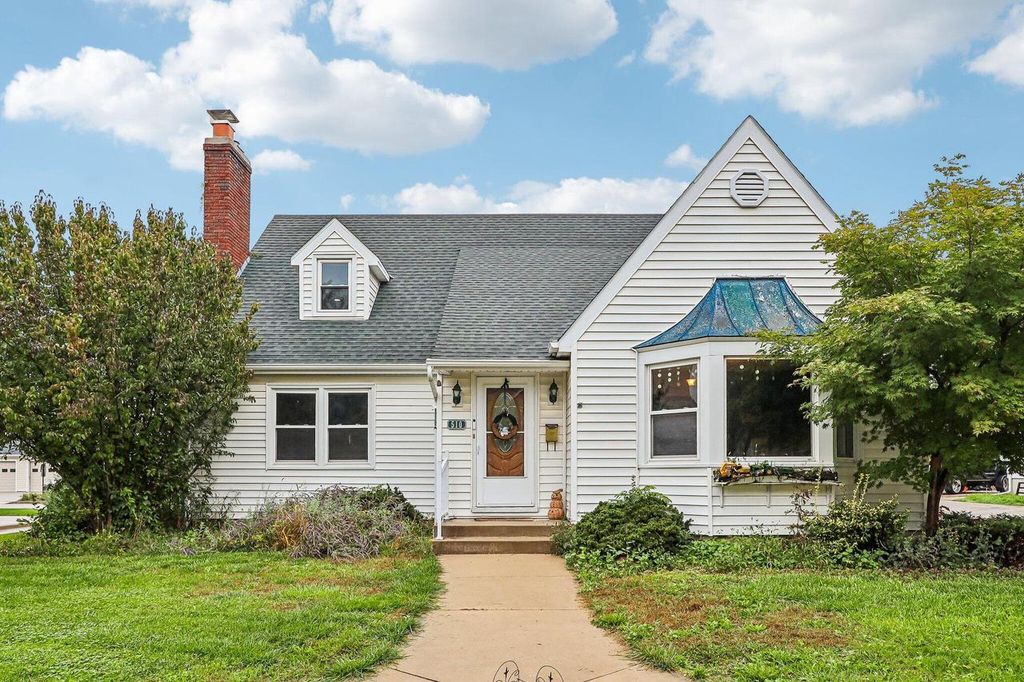 510 E Main STREET, Waterford, WI 53185