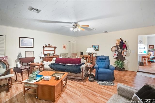 1000 Austin St., George West, TX 78022