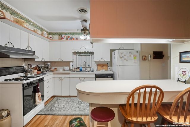 1000 Austin St., George West, TX 78022